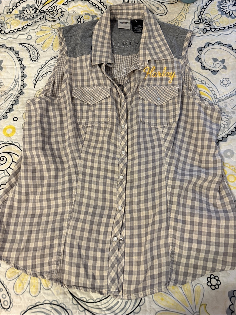 Harley-Davidson Gray and White Plaid Sleeveless Button-Down Shirt